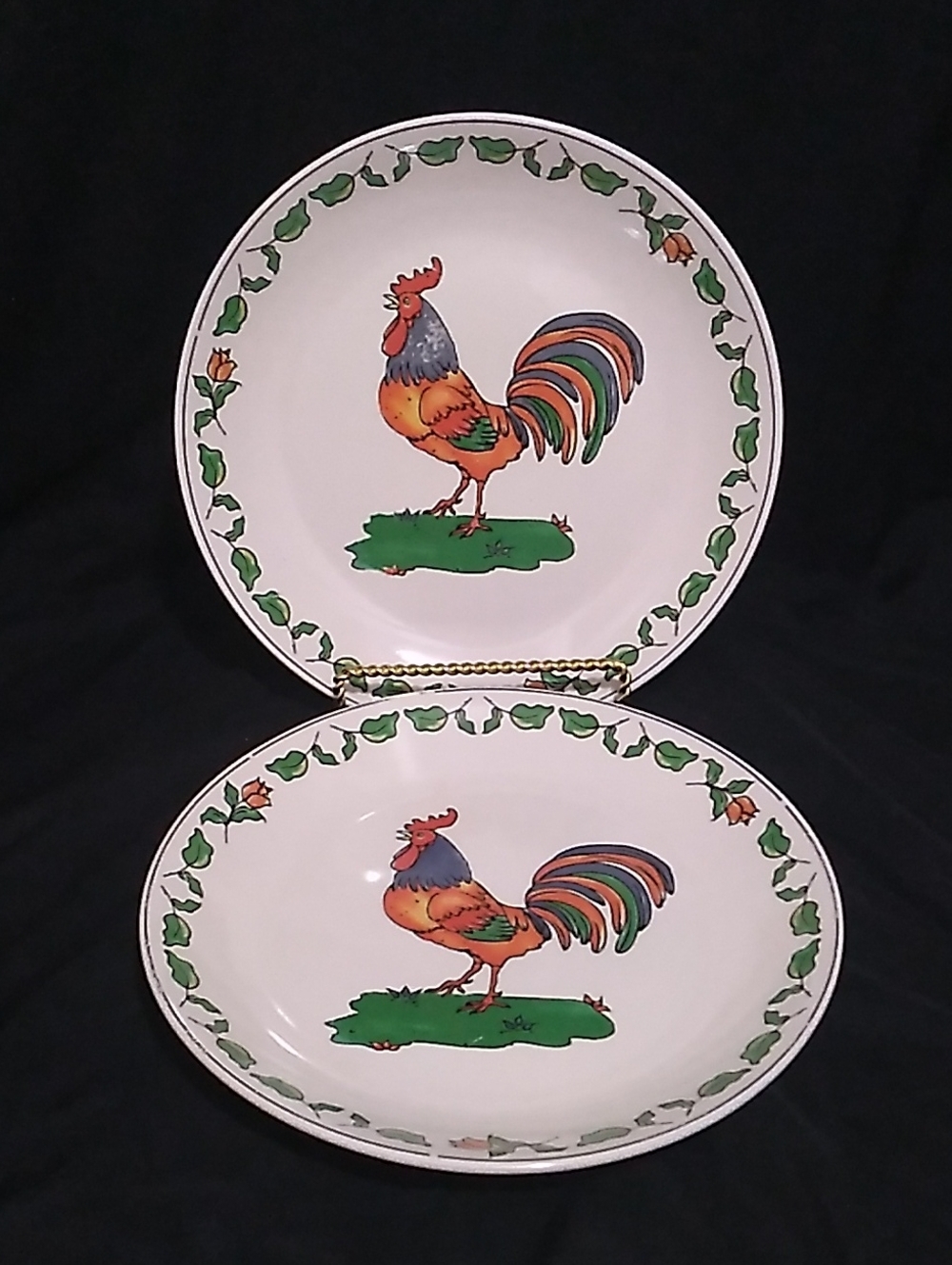 Vintage Alco Industrise 2 Rooster Ceramic Dinner Plates Green Leaf Trim (B4) S1
